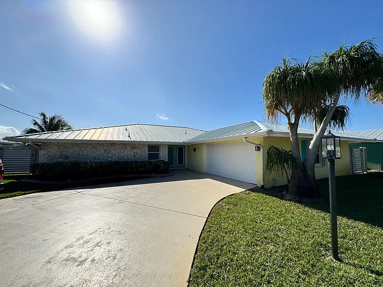 211 Marina Dr — Photo 22
