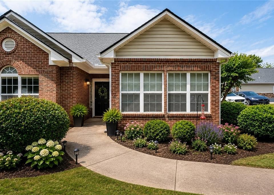 1st image of 3732 Villa Springs Cir