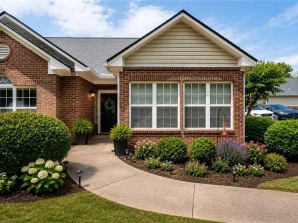 3732 Villa Springs Cir, Powder Springs, GA 30127