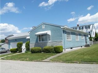 28 Carpenter St, Tiverton, RI 02878