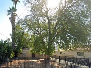 6832 Peach Ave, Van Nuys, CA 91406