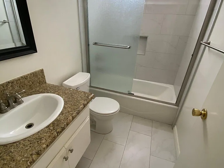 1275 Barry Ave #3 — Photo 13