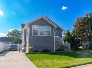 136 East Ave, Freeport, NY 11520