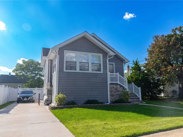 136 East Avenue, Freeport, NY 11520