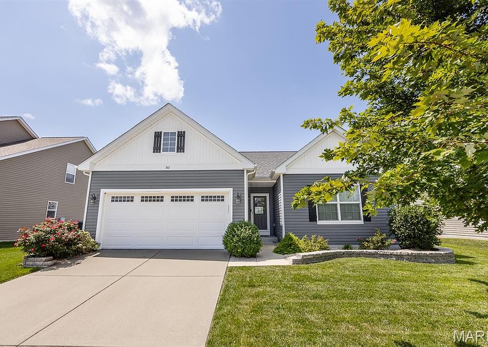 1st image of 861 Bluff Ridge Ln