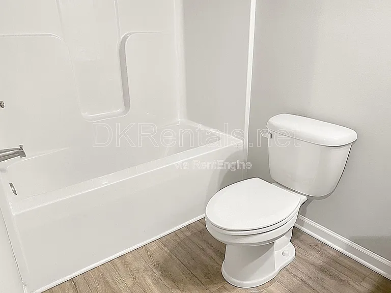 5108 Fox Den Rd — Photo 28