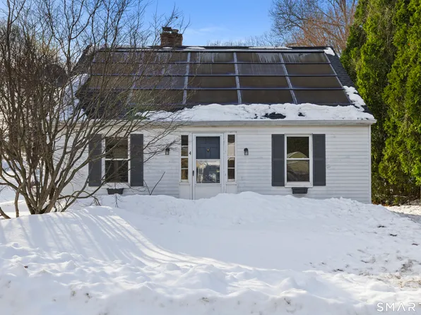 4 Brewer St, Uncasville, CT 06382