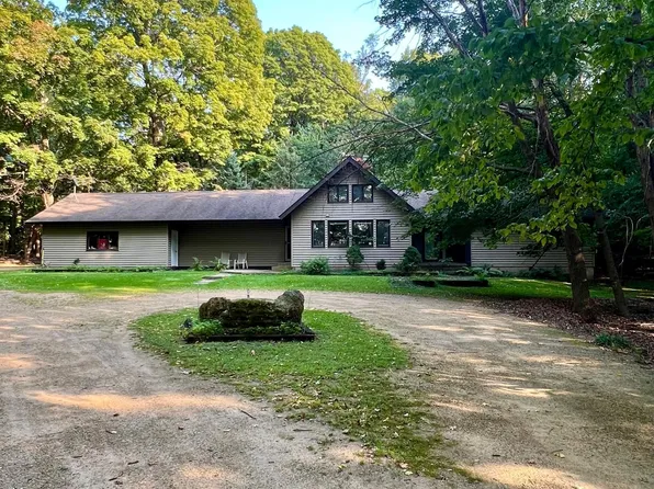 155 Andersen Scout Camp Rd, Houlton, WI 54082