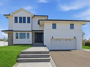 2040 Wellington Court, Westbury, NY 11590