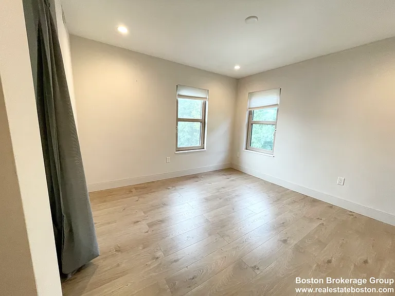 118 Buttonwood St #3 — Photo 7