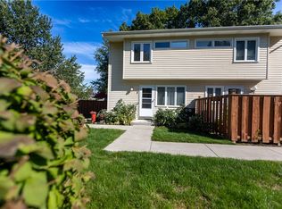 3 Blue Ridge Rd, Penfield, NY 14526