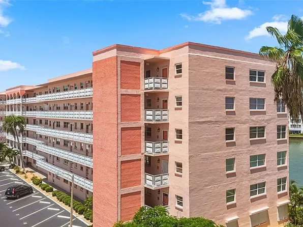 6025 Shore Blvd S APT 111, Gulfport, FL 33707