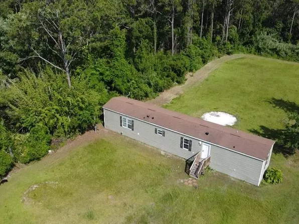 680 Wilderness Rd, Eastpoint, FL 32328