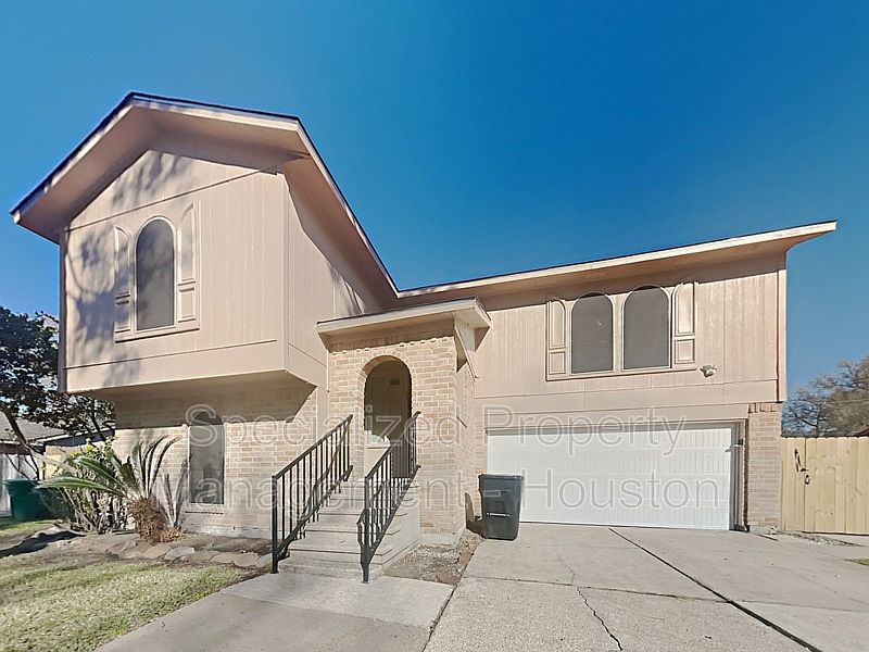 1st image of 24526 Whitesail Dr