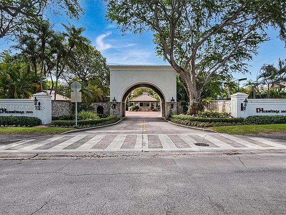 5th image of 2000 S Bayshore Dr APT 69