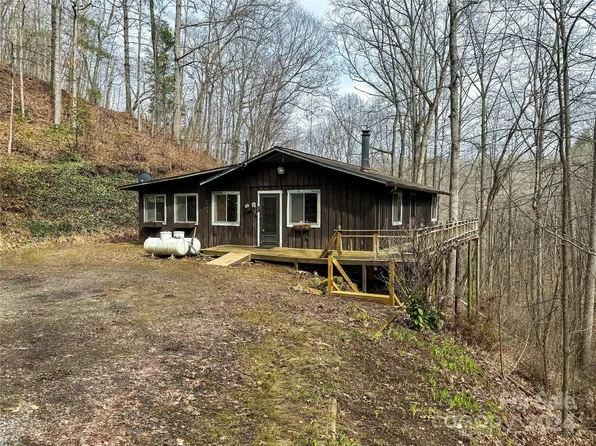 688 Enchanted Forest Dr, Sylva, NC 28779