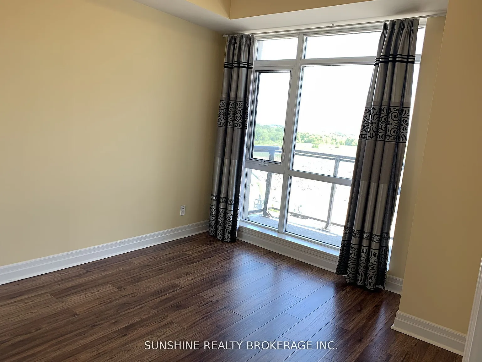 2 bed, $2,350 — Photo 2