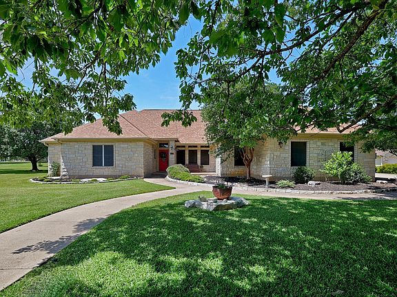 2nd image of 101 Lakeview Ln