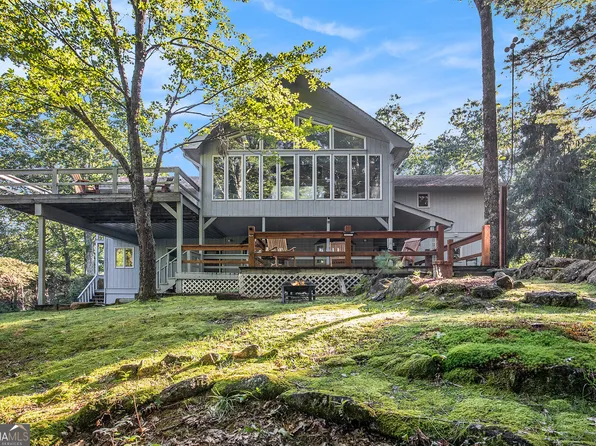 388 Alex Mountain Dr, Sky Valley, GA 30537