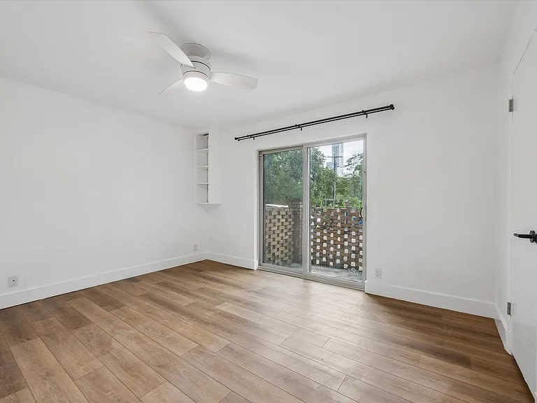 1202 Newning Ave #114 — Photo 11