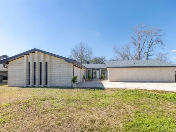 1439 Rue Des Chene, Westlake, LA 70669