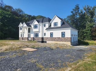 1 Pinnacle Blvd, Newburgh, NY 12550