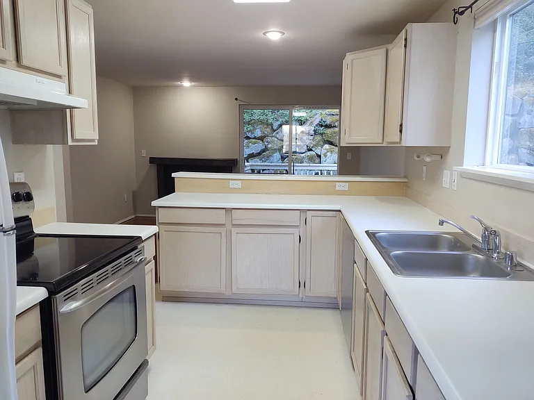 1313 NW Slate Ln #106 — Photo 5