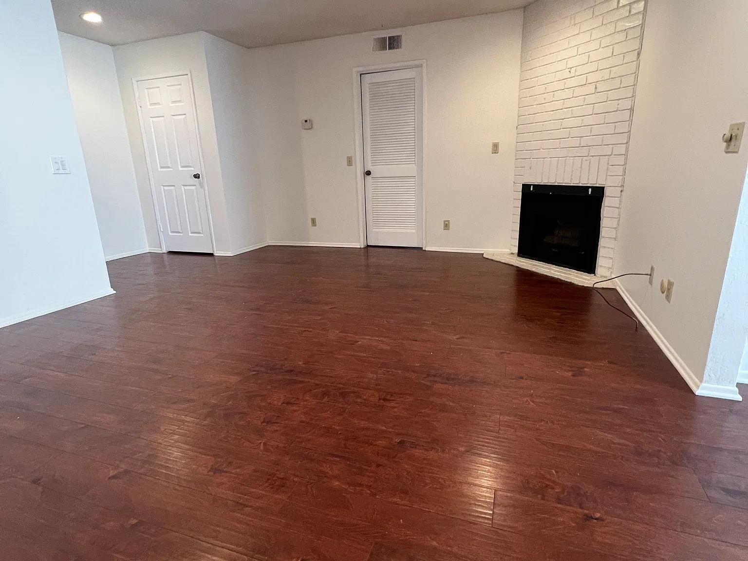 2 bed, 1025 sqft, $2,725 — Photo 2