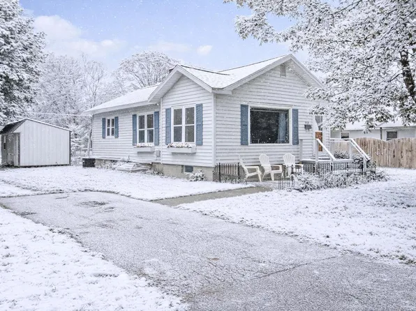 919 Lawndale St, Ludington, MI 49431
