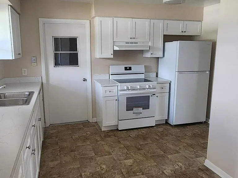 1003 Coronado Dr — Photo 5