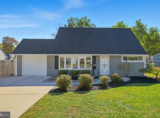 38 Violet Rd, Levittown, PA 19057