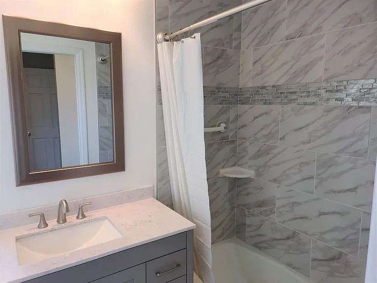979 Nantucket Rd — Photo 25
