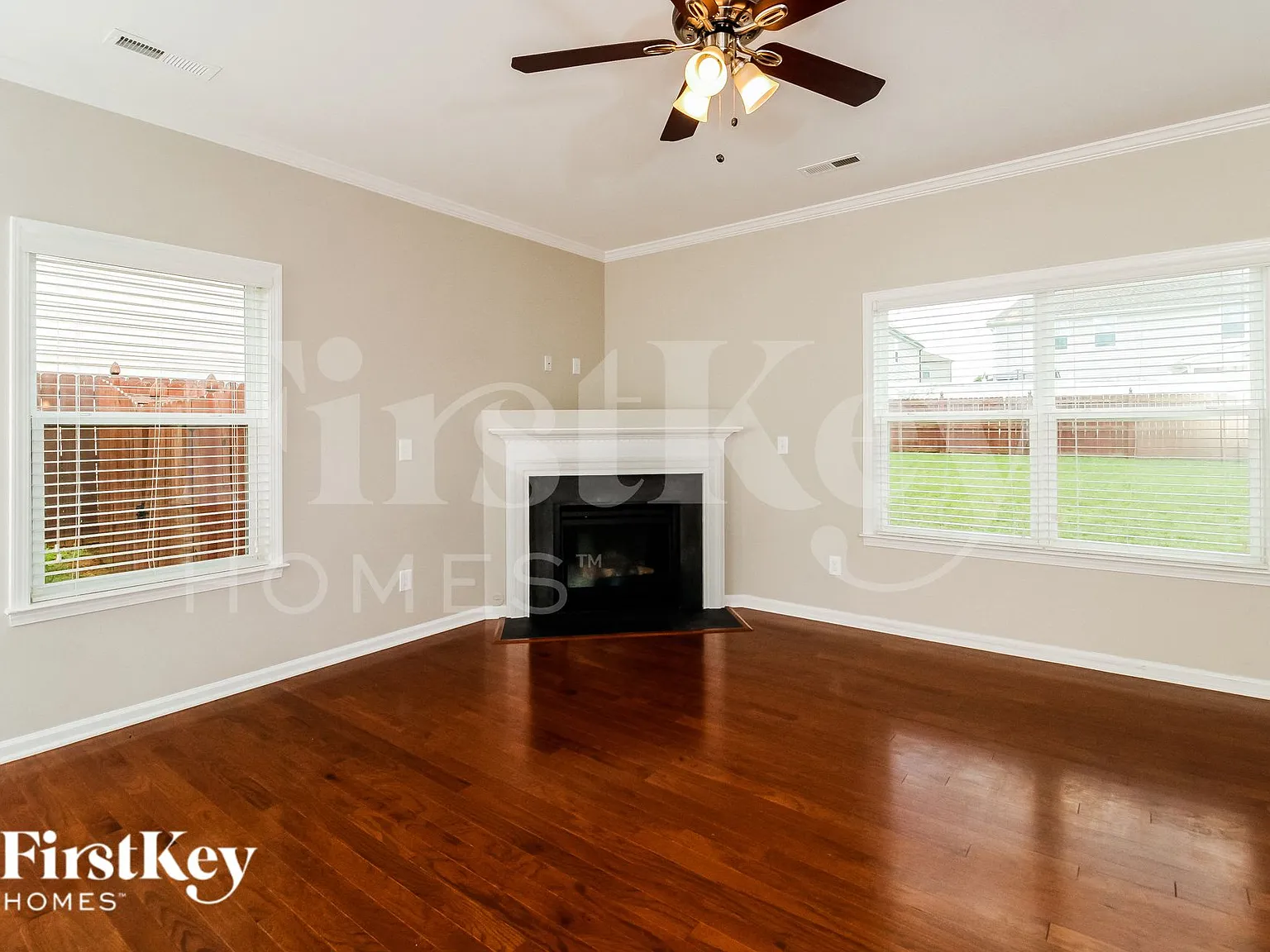 5 bed, 2.5 bath, 2820 sqft, $2,765 — Photo 2