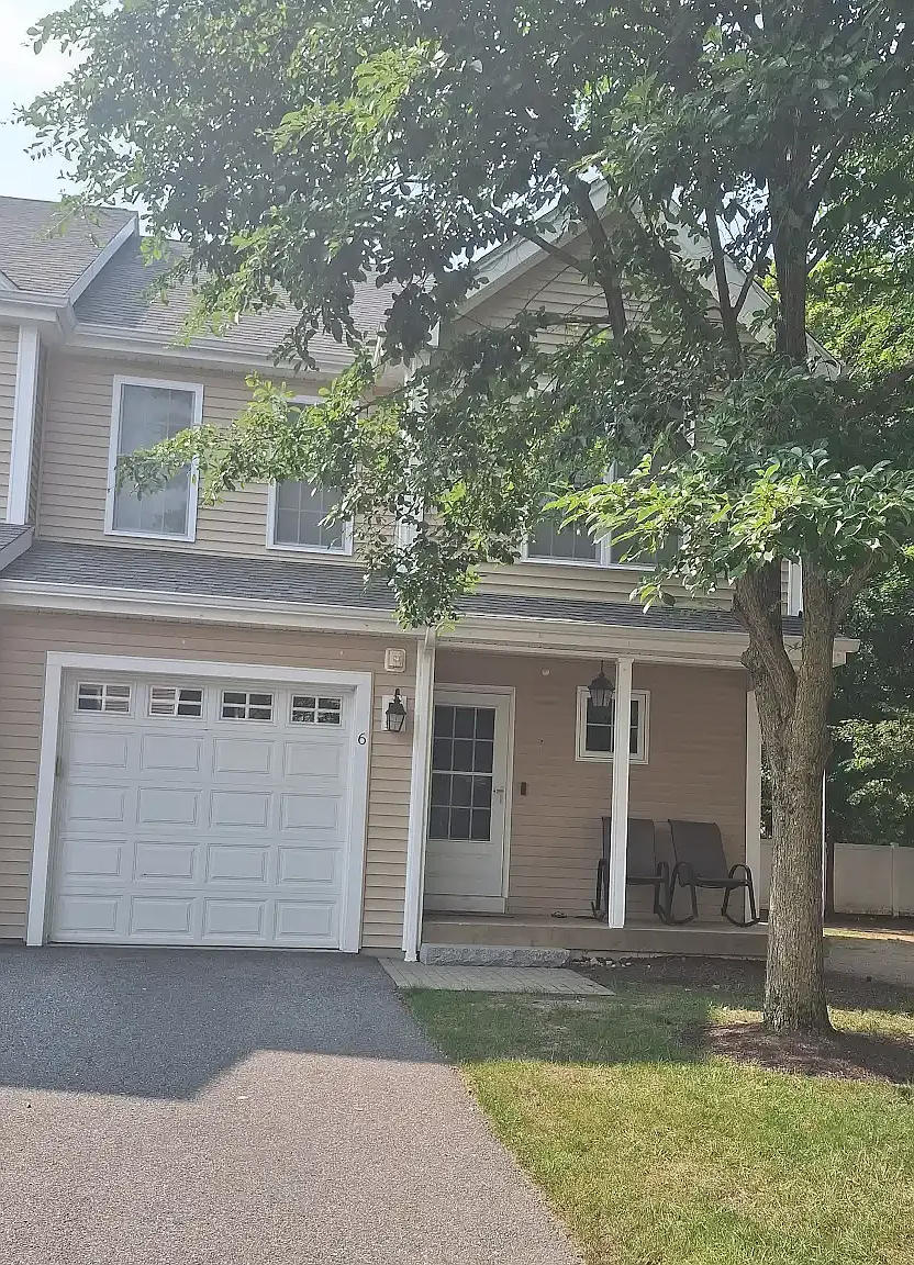 3 bed, 2.5 bath, 1900 sqft, $3,550 — Photo 1