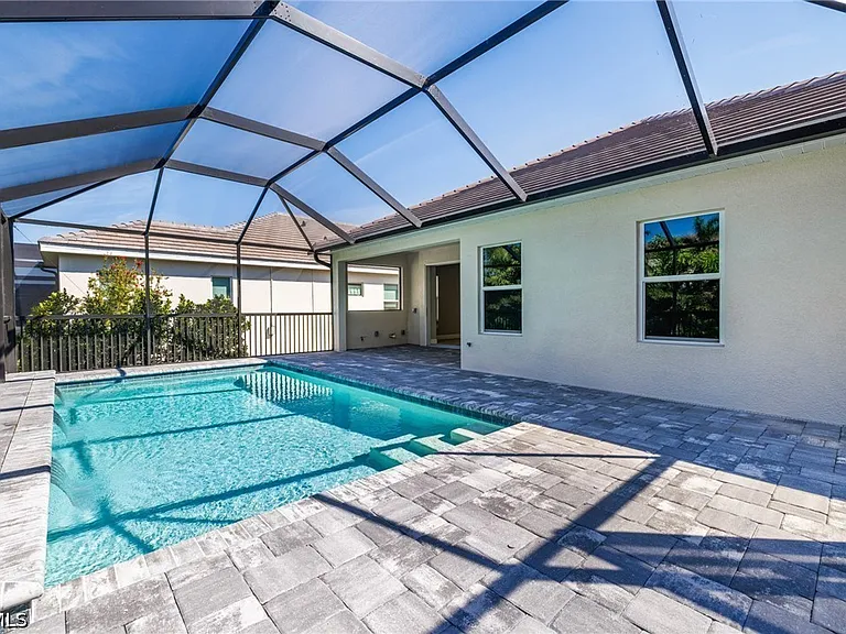 17812 Summerland Key Ct — Photo 32