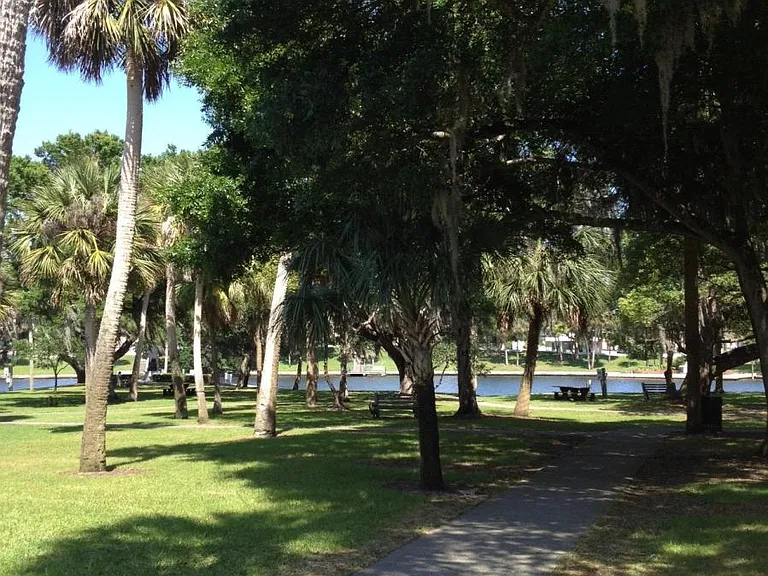 Park 2 blocks away
