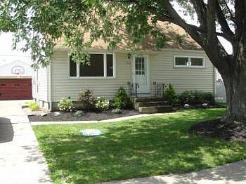 1st image of 162 Wallace Ave