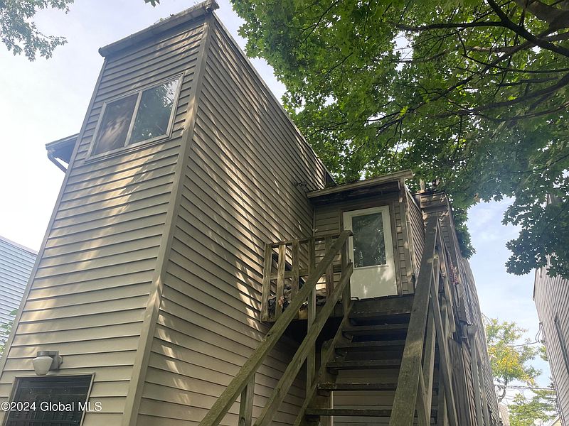 3rd image of 478 3rd Street