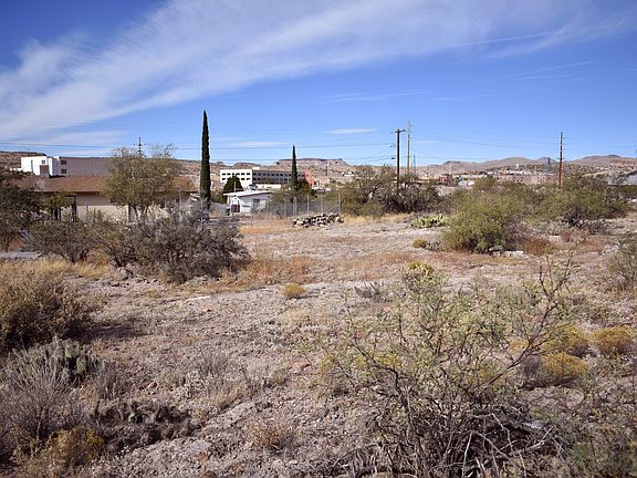 3rd image of N 1st St