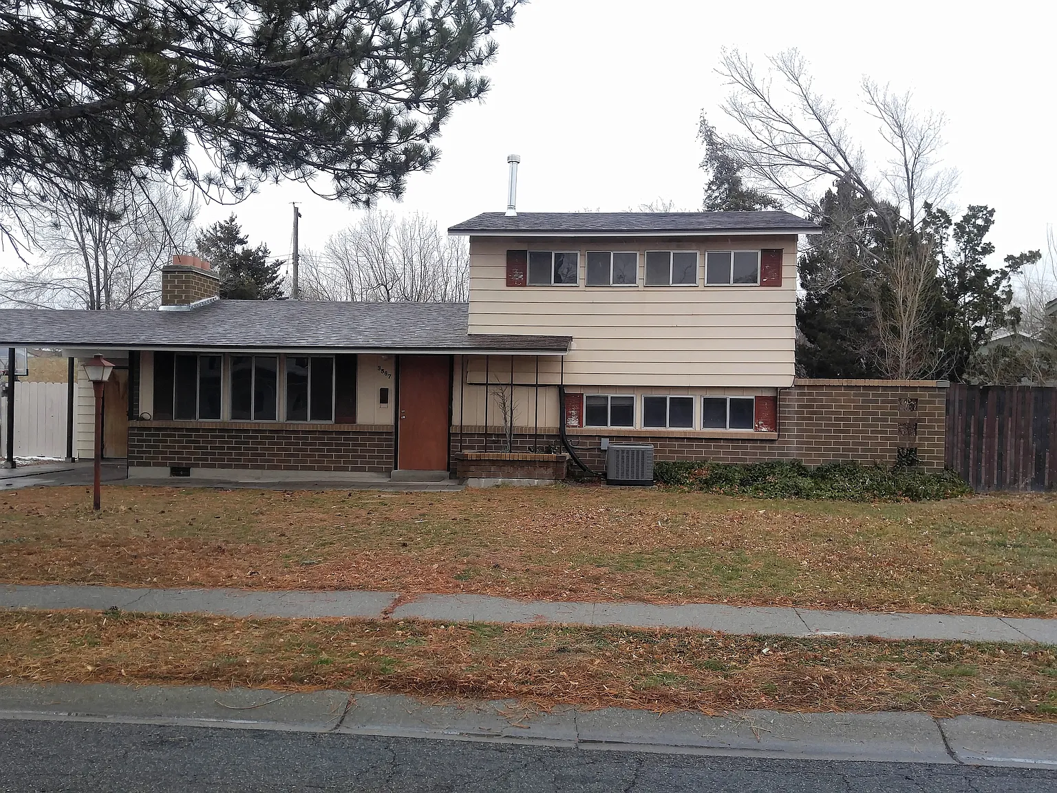 3310 — Photo 1