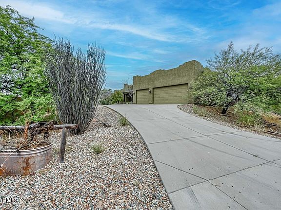 5th image of 210 W YUCCA Lane