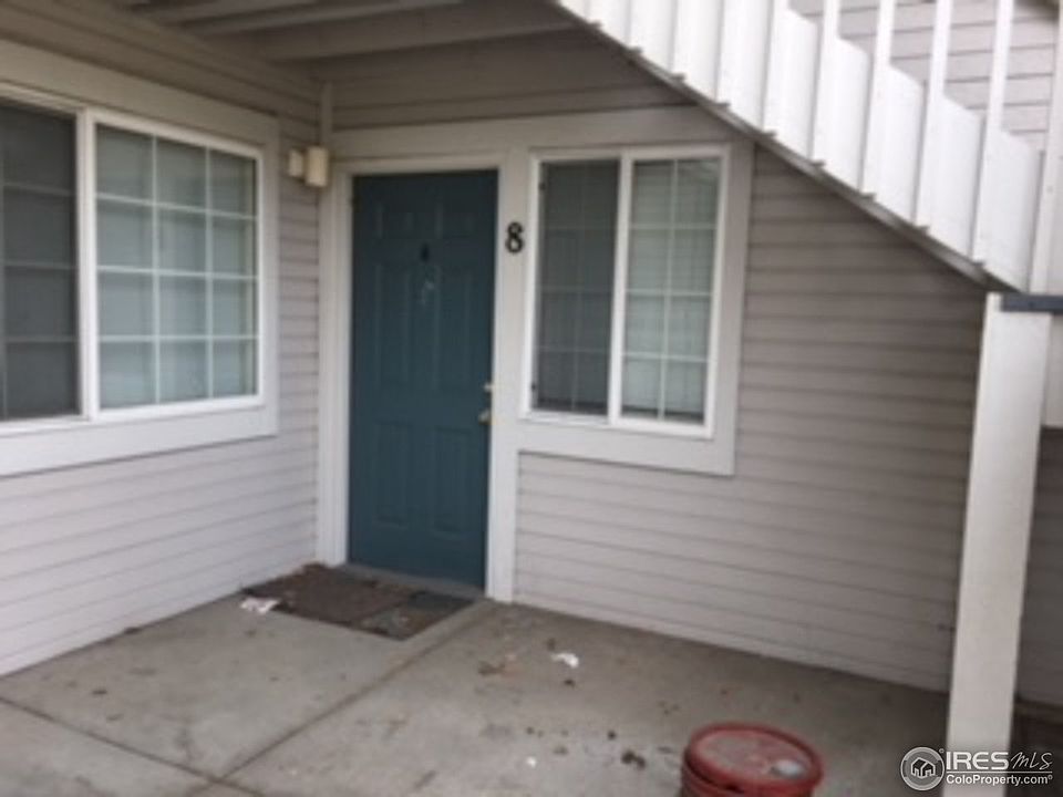 Entry w/Additional Patio Area
