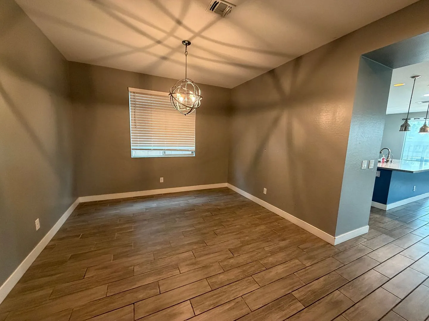 4 bed, 4.0 bath, 3365 sqft, $3,400 — Photo 3