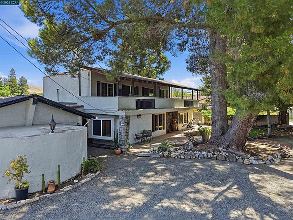 2nd image of 5249 Olive Dr