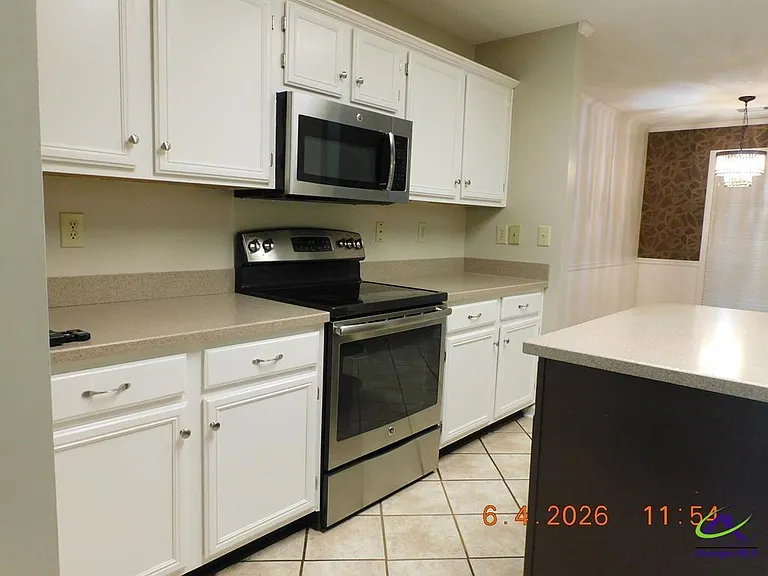 112 Charleston Ct — Photo 7