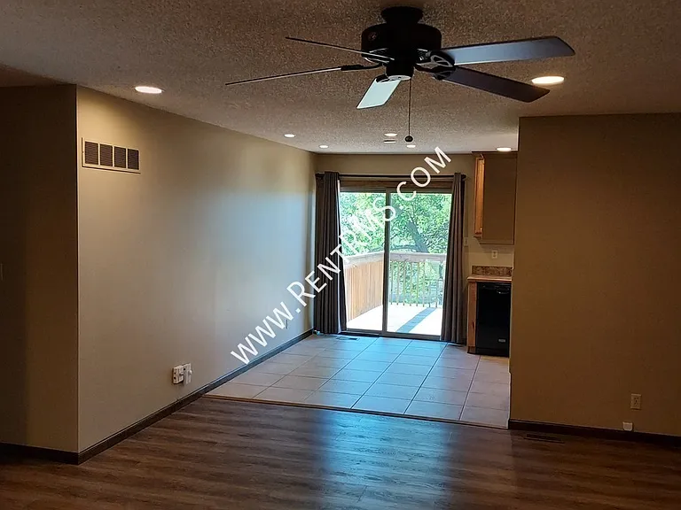 4643 SW 8th Ave — Photo 6