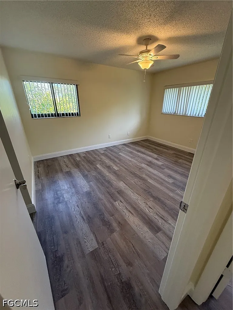 3 bed, 2.0 bath, 1076 sqft, $1,650 — Photo 2