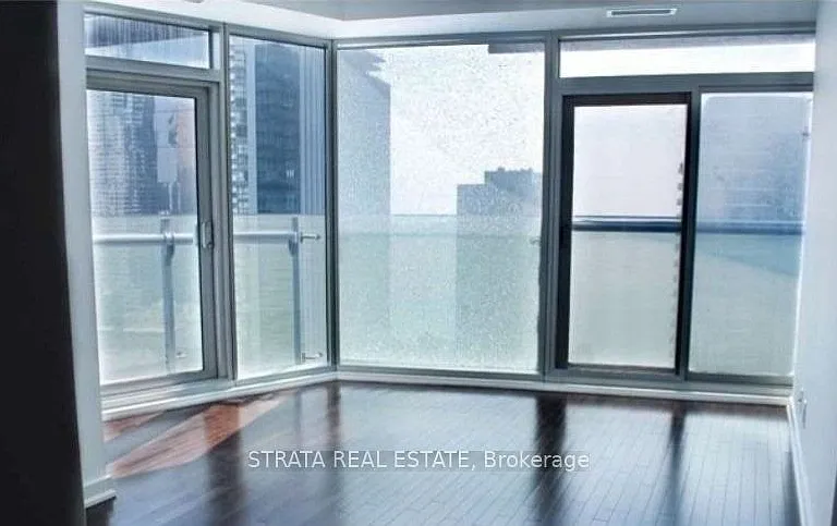 14 York St #902 — Photo 13