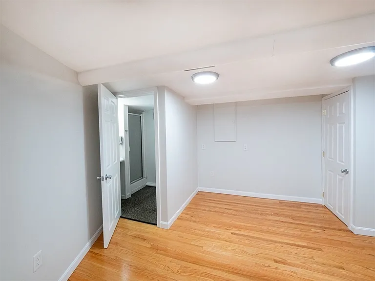 12 Adella Pl — Photo 39