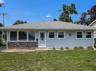 1752 Richmond Rd NE, Cedar Rapids, IA 52402